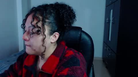 Louise  online show from December 9, 2024, 5:40 am