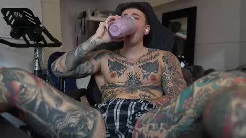 Snapshot of frewfun chatting on March 11, 2025, 1:56 pm cameron online show from March 11, 2025, 1:56 pm