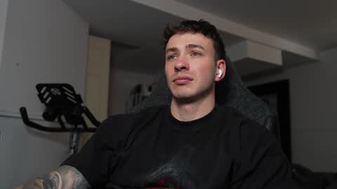 Snapshot of frewfun chatting on March 12, 2025, 5:28 pm cameron online show from March 12, 2025, 5:28 pm