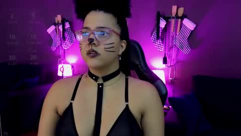 Snapshot of freya_aspen chatting on December 12, 2024, 4:04 am online show from December 12, 2024, 4:04 am