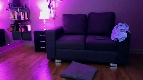 Snapshot of freya_aspen chatting on December 17, 2024, 6:35 am online show from December 17, 2024, 6:35 am