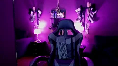 Snapshot of freya_aspen chatting on December 27, 2024, 3:09 am online show from December 27, 2024, 3:09 am