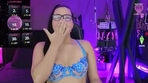 Snapshot of freya_aspen chatting on February 11, 2025, 11:12 pm online show from February 11, 2025, 11:12 pm