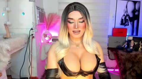 Miss Frea  online show from September 10, 2025, 2:33 am