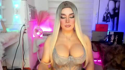 Miss Frea  online show from September 12, 2025, 2:22 am