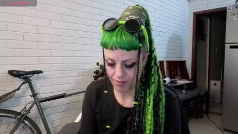 freyaa_sorceress online show from October 15, 2025, 4:12 am