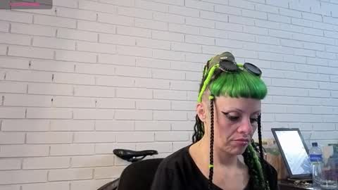 freyaa_sorceress online show from October 16, 2025, 2:23 am