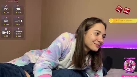 FreyaOliver online show from December 19, 2025, 11:56 pm