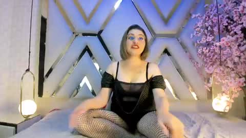 Snapshot of freyastarling chatting on May 28, 2026, 12:13 pm Freya Starling online show from May 28, 2026, 12:13 pm