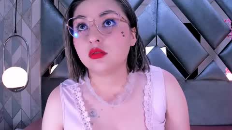 Snapshot of freyastarling chatting on May 31, 2026, 12:01 pm Freya Starling online show from May 31, 2026, 12:01 pm