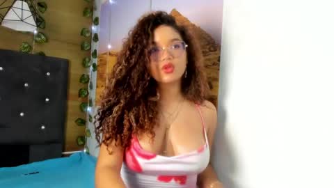 Snapshot of frezzita_ chatting on September 14, 2025, 7:35 pm Frezzita online show from September 14, 2025, 7:35 pm