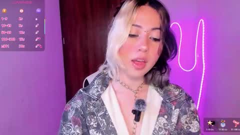 frida_lassi_ online show from December 13, 2025, 9:42 pm