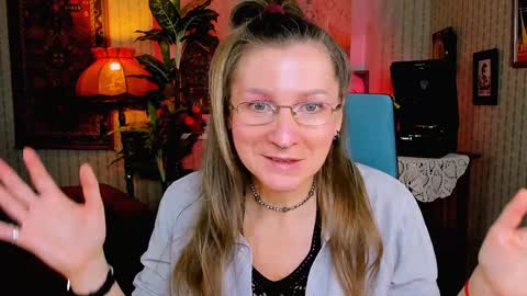 Frida Tander online show from February 2, 2025, 9:08 am