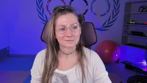 Frida Tander online show from February 10, 2025, 3:32 pm