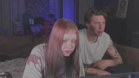 friend_zone_ online show from November 25, 2025, 6:19 pm