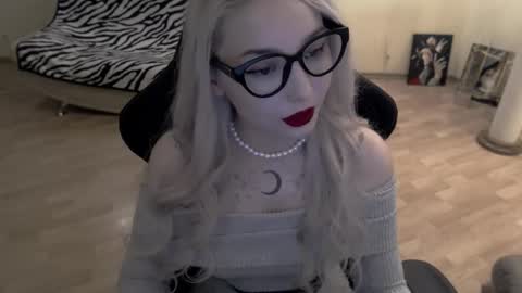 Lilith online show from October 12, 2025, 4:06 pm