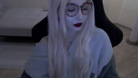 Snapshot of fromsun_forsoul chatting on April 22, 2026, 12:18 pm Lilith online show from April 22, 2026, 12:18 pm
