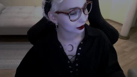 Snapshot of fromsun_forsoul chatting on April 29, 2026, 5:52 pm Lilith online show from April 29, 2026, 5:52 pm