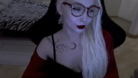 Snapshot of fromsun_forsoul chatting on May 2, 2026, 6:02 pm Lilith online show from May 2, 2026, 6:02 pm