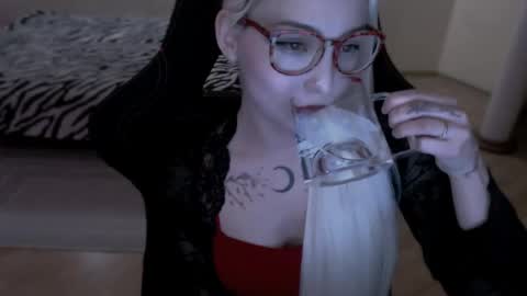 Snapshot of fromsun_forsoul chatting on May 22, 2026, 6:35 pm Lilith online show from May 22, 2026, 6:35 pm
