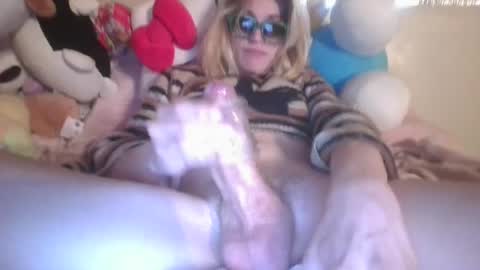 Snapshot of frootloops420 chatting on July 4, 2026, 6:03 pm frootloops420 online show from July 4, 2026, 6:03 pm