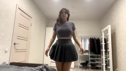 Emily online show from September 17, 2025, 3:46 pm