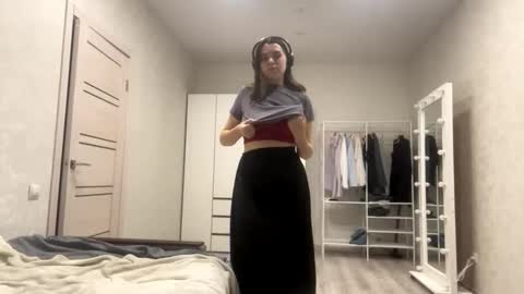 Emily online show from September 25, 2025, 3:49 pm