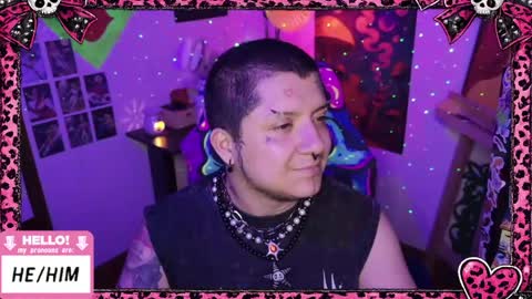 Snapshot of ftmbiggestclit chatting on April 17, 2026, 6:05 am Kevin online show from April 17, 2026, 6:05 am