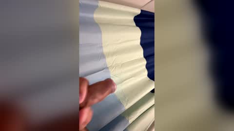 Horny to taste my cum online show from April 25, 2026, 12:19 pm