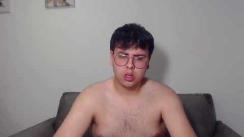 Snapshot of fuck_blow chatting on November 26, 2025, 10:11 pm uwu online show from November 26, 2025, 10:11 pm