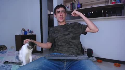 Lauuuu n TheLuckyGuy online show from March 4, 2025, 8:27 pm