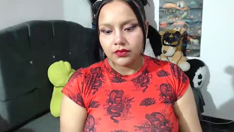 Mia and Gary  online show from December 5, 2024, 1:58 am