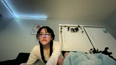 White Chocolate  online show from February 20, 2025, 9:44 am