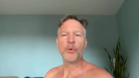 Snapshot of fuertecock chatting on June 19, 2026, 1:10 am Gregorio online show from June 19, 2026, 1:10 am