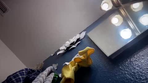 Snapshot of fukmyass247 chatting on October 13, 2025, 11:21 am fukmyass247 online show from October 13, 2025, 11:21 am