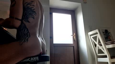 Snapshot of fullartofsex chatting on January 24, 2025, 2:41 pm FullArtOfSex online show from January 24, 2025, 2:41 pm