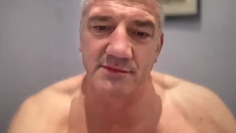 fullback_15 online show from May 16, 2026, 6:43 am