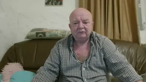 fullballs6 online show from January 18, 2026, 3:21 am