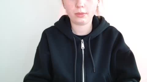 Snapshot of funemma000 chatting on April 6, 2026, 10:05 am Emma online show from April 6, 2026, 10:05 am