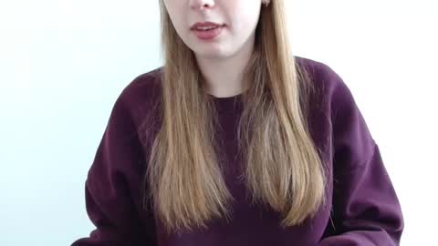 Snapshot of funemma000 chatting on April 7, 2026, 8:04 am Emma online show from April 7, 2026, 8:04 am