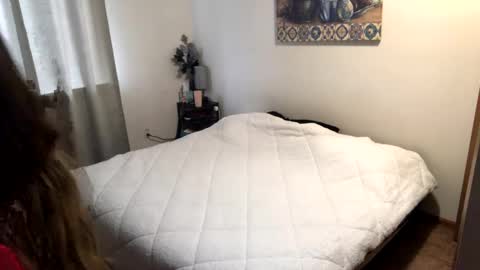 Linnys Palace online show from February 26, 2025, 6:11 pm