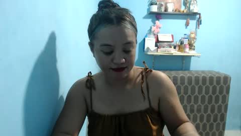 Snapshot of funluvnpinay4u chatting on May 19, 2026, 1:00 am MAE online show from May 19, 2026, 1:00 am