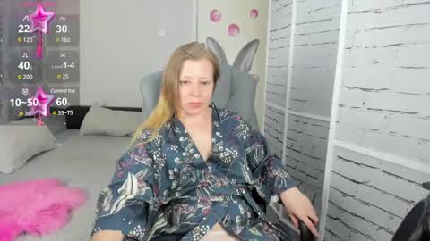 funny_bunny4 online show from February 20, 2025, 4:25 pm