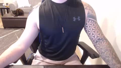 Snapshot of funster101 chatting on December 21, 2024, 2:19 am funster101 online show from December 21, 2024, 2:19 am