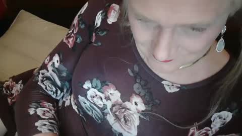 Snapshot of funtimetgirl chatting on December 18, 2024, 9:58 am Jessie Love online show from December 18, 2024, 9:58 am