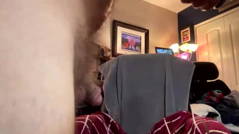 Snapshot of furryhugs69 chatting on October 23, 2025, 11:42 am Erich online show from October 23, 2025, 11:42 am