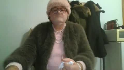 Snapshot of fursdany chatting on January 14, 2026, 12:16 am Dany online show from January 14, 2026, 12:16 am