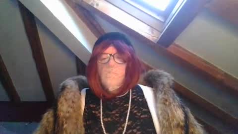 Snapshot of fursdany chatting on May 17, 2026, 5:42 pm Dany online show from May 17, 2026, 5:42 pm