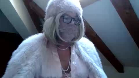Snapshot of fursdany chatting on June 6, 2026, 2:11 pm Dany online show from June 6, 2026, 2:11 pm