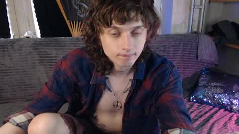 Snapshot of g1vememoney chatting on May 16, 2026, 12:15 pm Ian online show from May 16, 2026, 12:15 pm